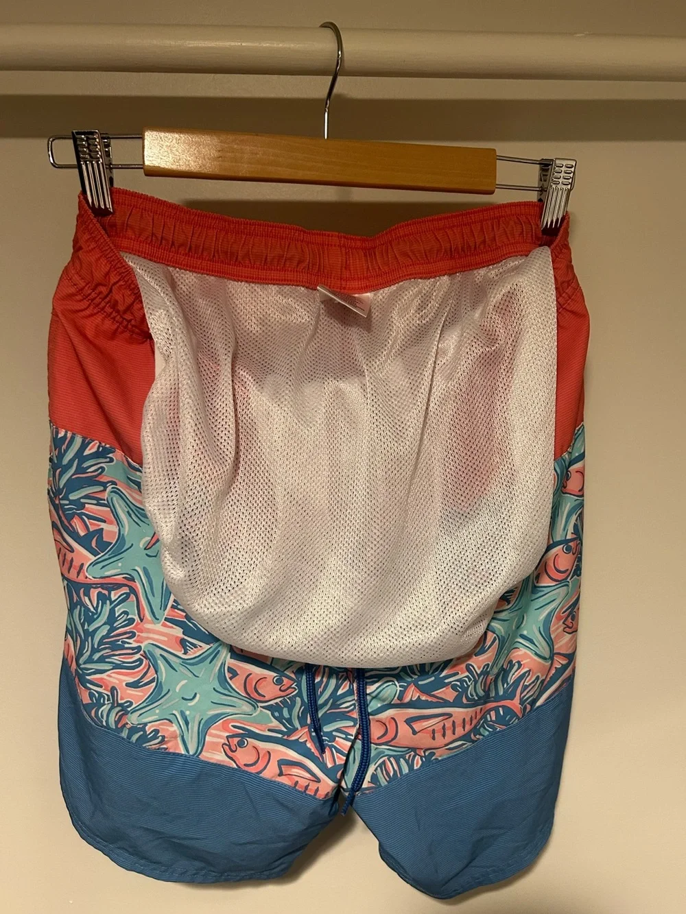 Vineyard Vines Coral, Teal & Blue Tropical Swim Hybrids